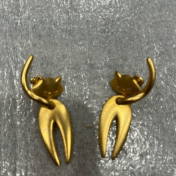 ❤️Host Picks❤️Vintage Signed JJ Articulating Cat Earrings - Picture 1 of 4
